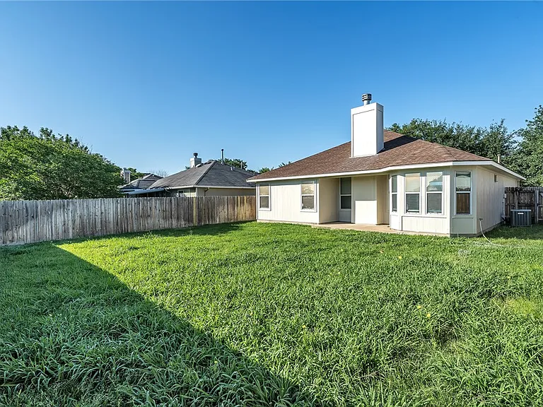 3715 Westfield Dr — Photo 18