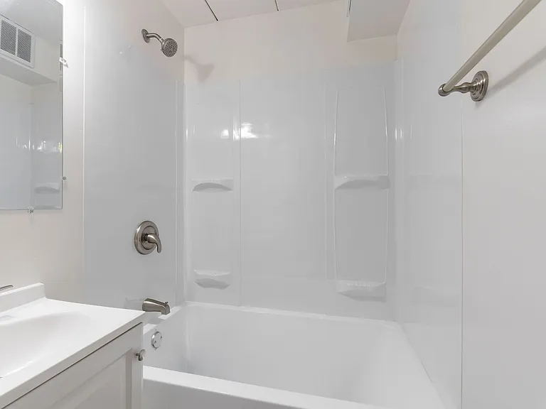 7382 E Main St — Photo 5