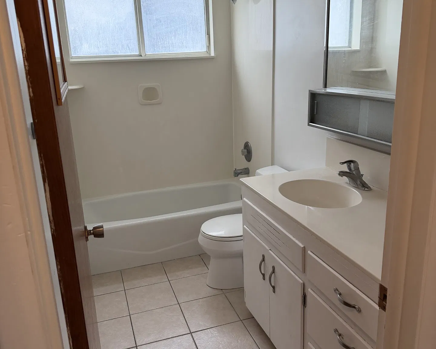 1 bed, $1,000 — Photo 3