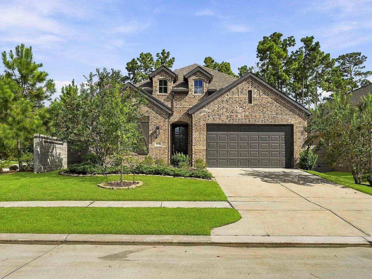 4 bed, 3.0 bath, 2293 sqft, $2,800 — Photo 3