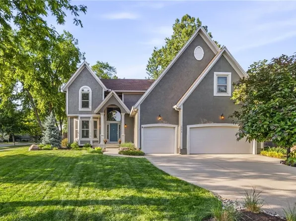 10614 W 128th St, Overland Park, KS 66213