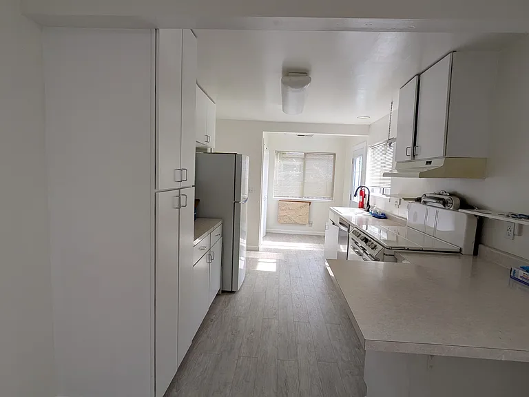 1409 Park Ave — Photo 8