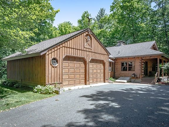 3rd image of 457 Montgomery Rd