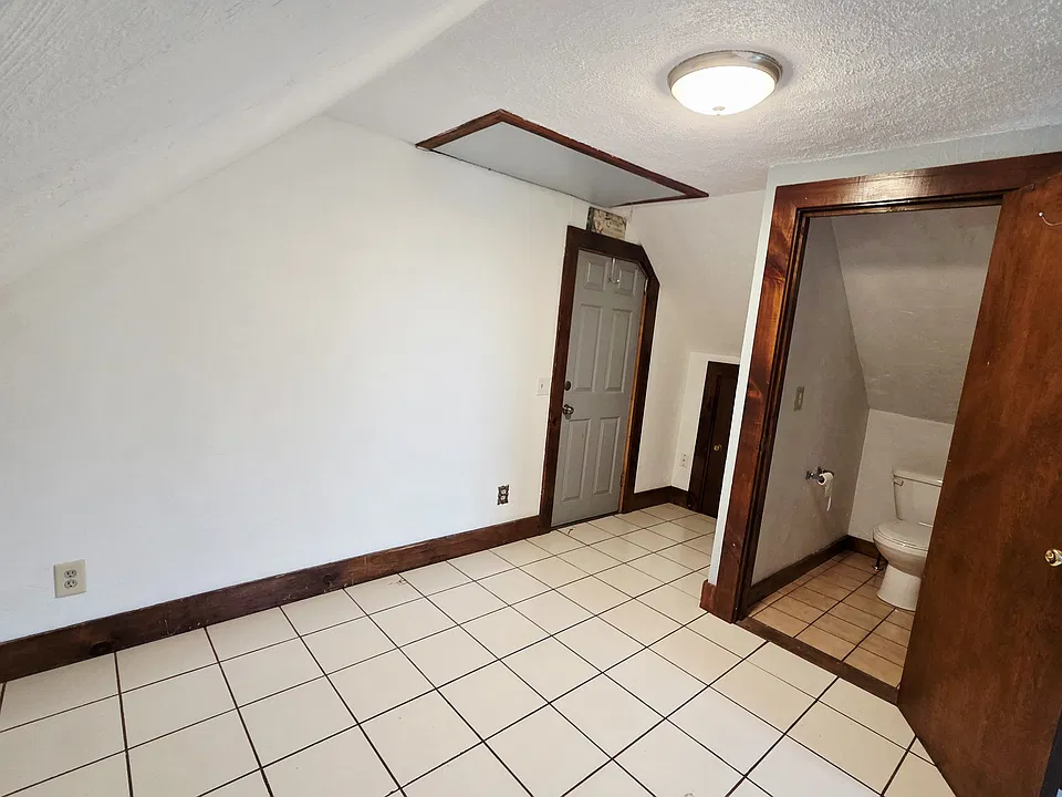 87 Bay St #5-R