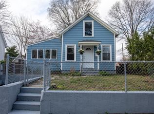 69 Knowlton St, Riverside, RI 02915