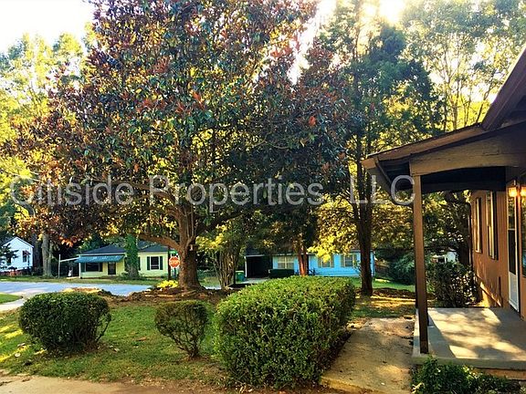 3rd image of 688 Lookout Dr