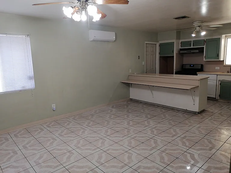 708 Pinewood Ct — Photo 4