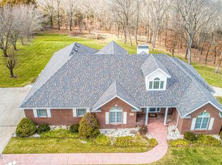 5122 Tanner Bridge Rd, Jefferson City, MO 65101