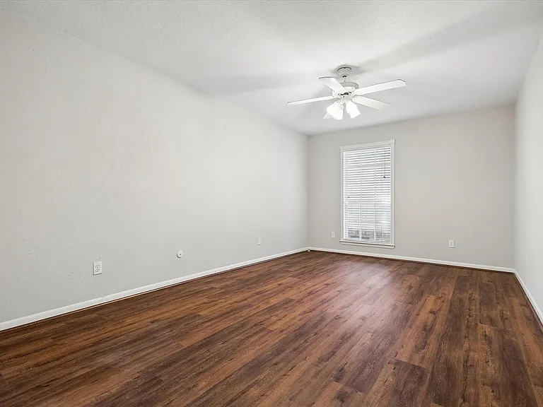 14201 Misty Meadow Ln — Photo 22