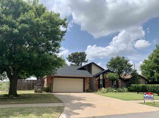 707 SW Chaucer Dr, Lawton, OK 73505