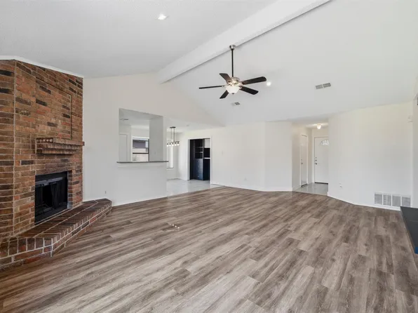 4238 Emerson Dr, Grand Prairie, TX 75052