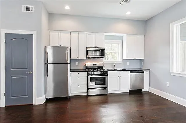 2 bed, 1.5 bath, 1050 sqft, $1,825 — Photo 2