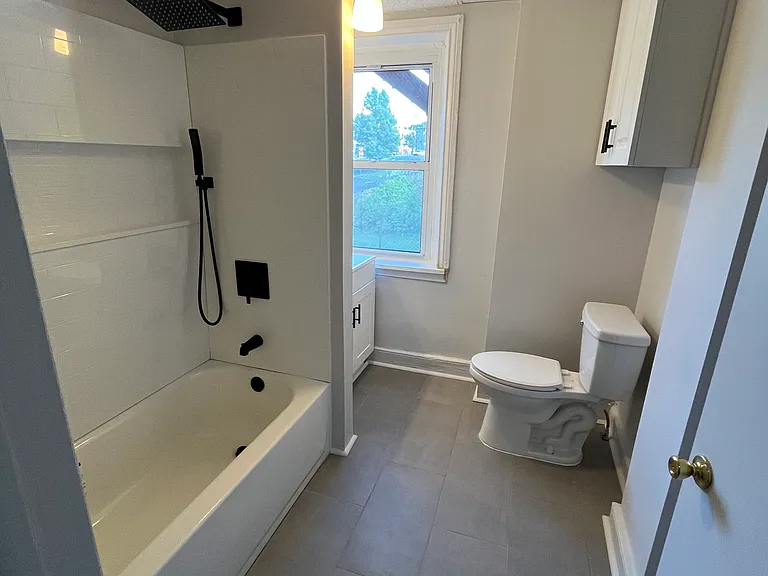 214-216 W Madison St #216-2 — Photo 9