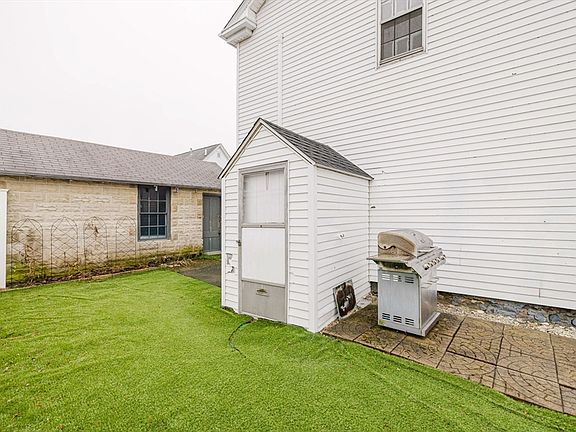 4th image of 5 State St