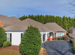 1138 Courtyard Dr, Charlottesville, VA 22903