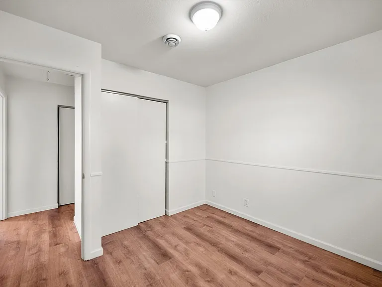 6040 Graystone Dr — Photo 27