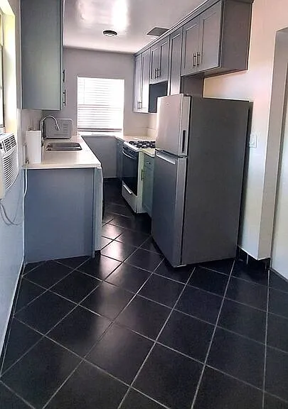 1053 S Stanley Ave #2 — Photo 9
