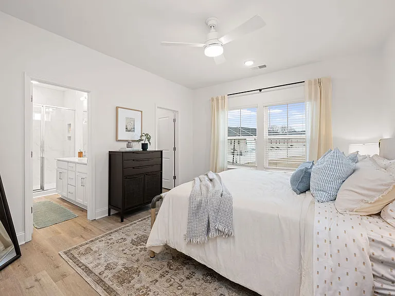 Oak Lake Townhomes — Photo 14