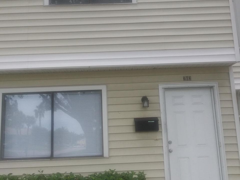 1st image of 203 Debora Ct #203
