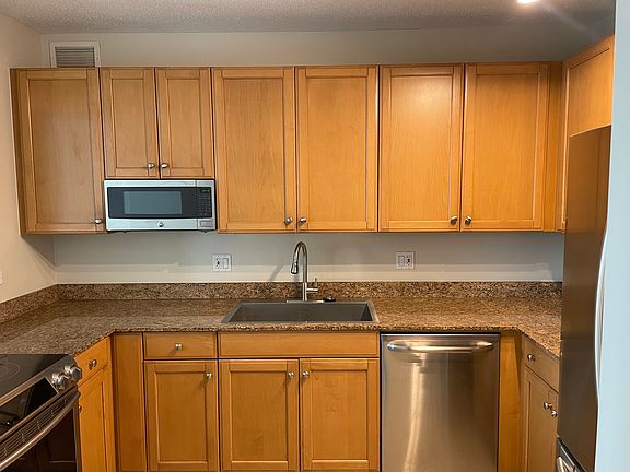 4th image of 400 N Lasalle St #2304