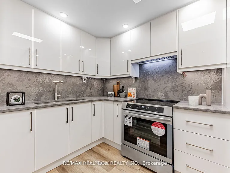 333 Clark Ave W #321 — Photo 8