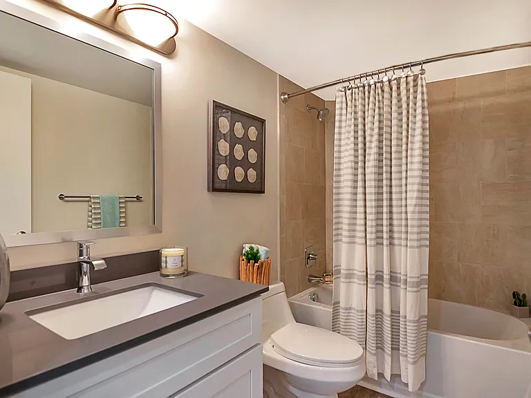 St. Tropez Apartments — Photo 8
