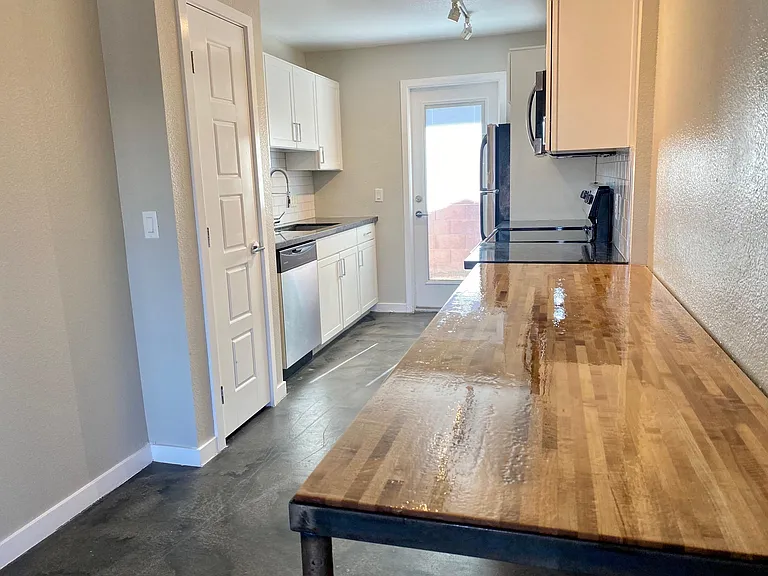 4207 N 27th St #9 — Photo 17