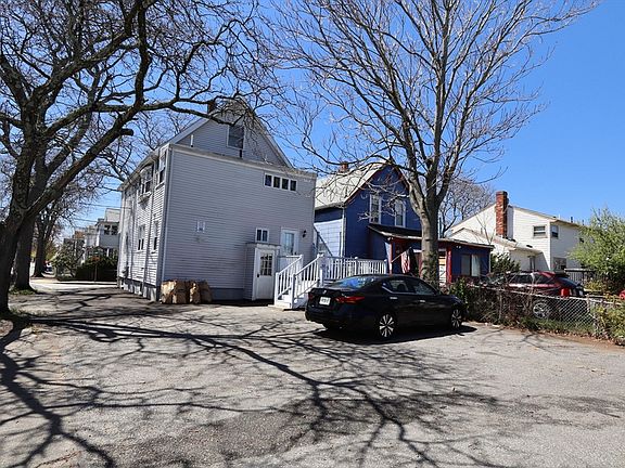 2nd image of 140 Lyme St