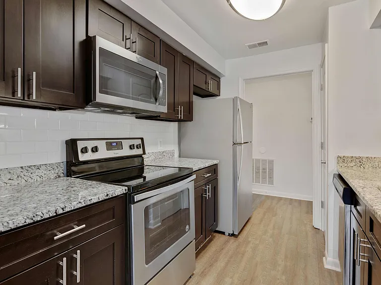 Annen Woods Apartments — Photo 42