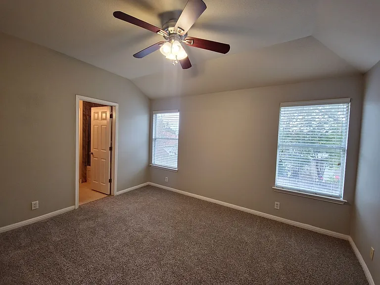 107 Orange Tree Ln — Photo 9