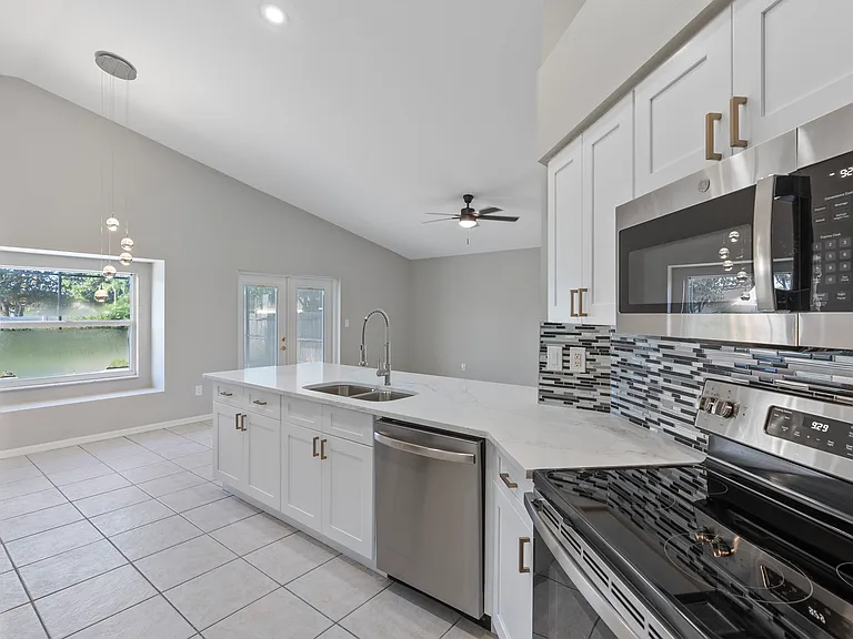 1831 Erin Brooke Dr — Photo 4