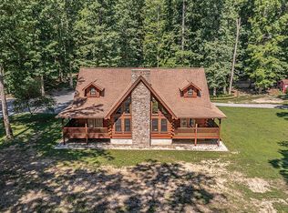 140 Peake Rd, Weems, VA 22576