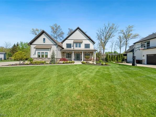 29288 Hampshire Pl, Westlake, OH 44145