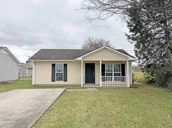 915 Stateline Rd, Oak Grove, KY 42262