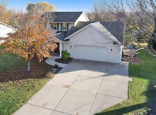 1405 Longtail Beach Rd, Suamico, WI 54173