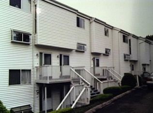 6 Golden Hill Ave #14, Danbury, CT 06811