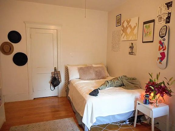 5th image of 106 Strathmore Rd #1