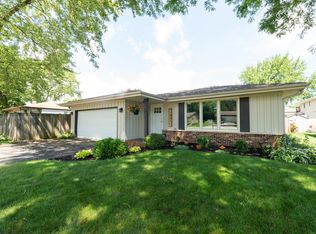 5710 Carriage Hills Dr, Racine, WI 53406
