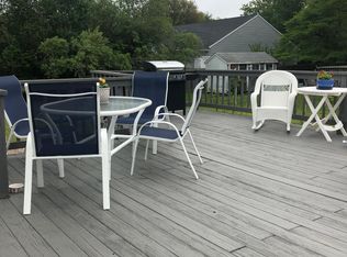 86 Greenbrier Rd, Narragansett, RI 02882