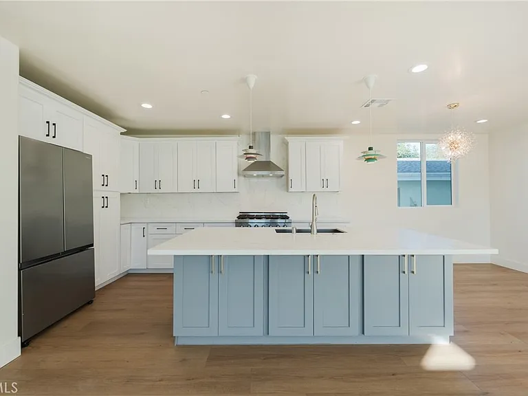 714 N Chestnut Ave — Photo 9