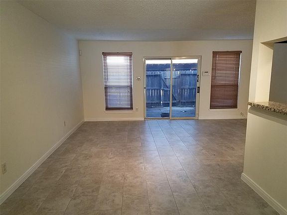 5th image of 2129 Hazlitt Dr