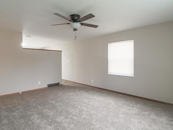 4th image of 3115 Beatrice Dr