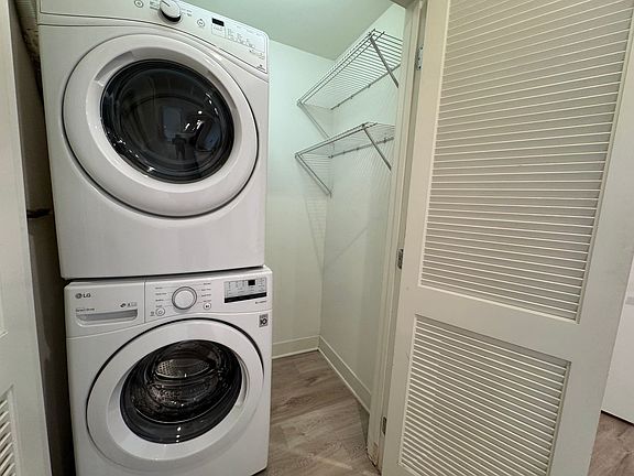 5th image of 11929 Courtleigh Dr APT 203