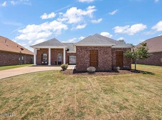 310 E Magnolia Pl, Pearl, MS 39208