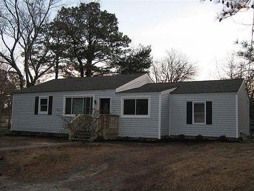 2nd image of 3753 Henrico St