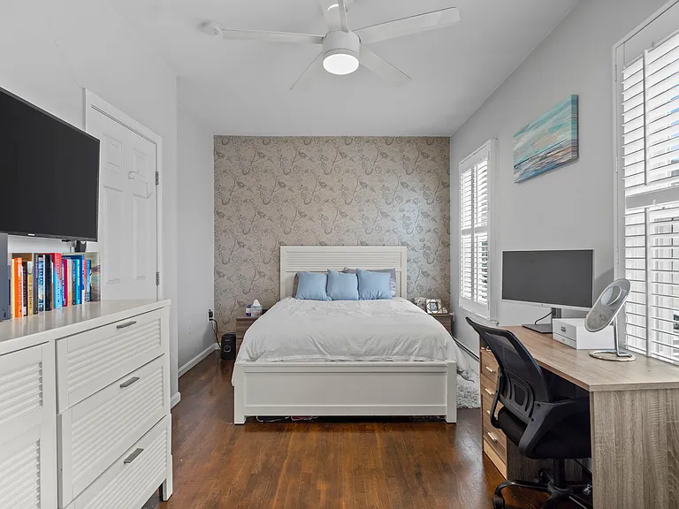 52 H St #2 — Photo 4