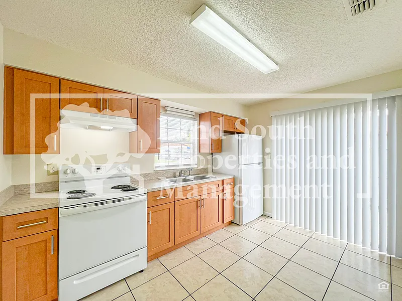 2 bed, 1.0 bath, 800 sqft, $1,295 — Photo 4