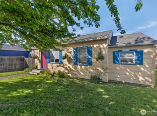 209 E 11th St, Port Angeles, WA 98362