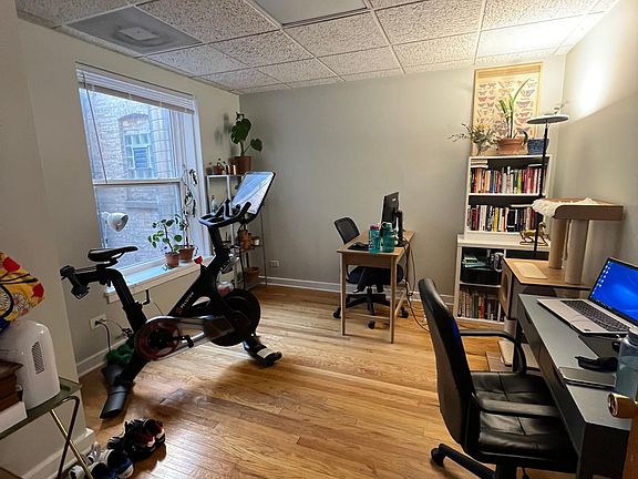 4th image of 631 W Stratford Pl #2