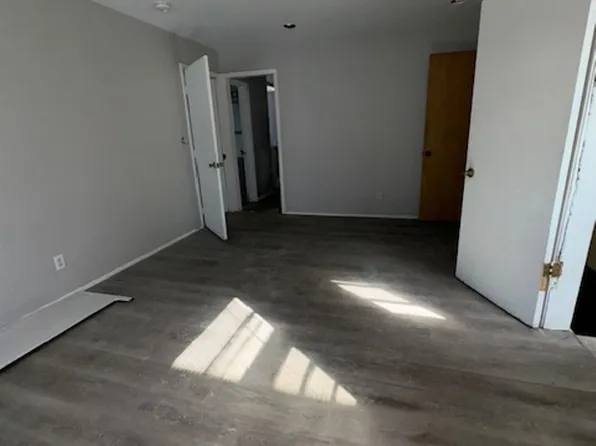 421 N Nesmith Ave, 421 1/2 N Nesmith Ave #40D783559, Sioux Falls, SD 57103